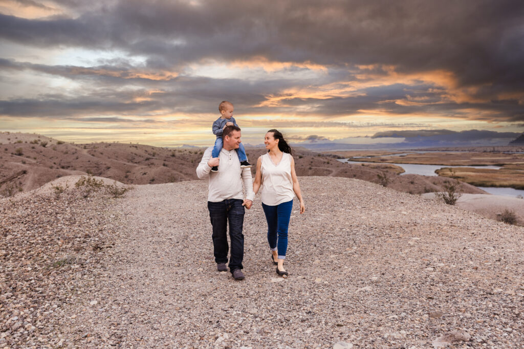 Lake havasu Family photographer crystal cliffs castle rock bay